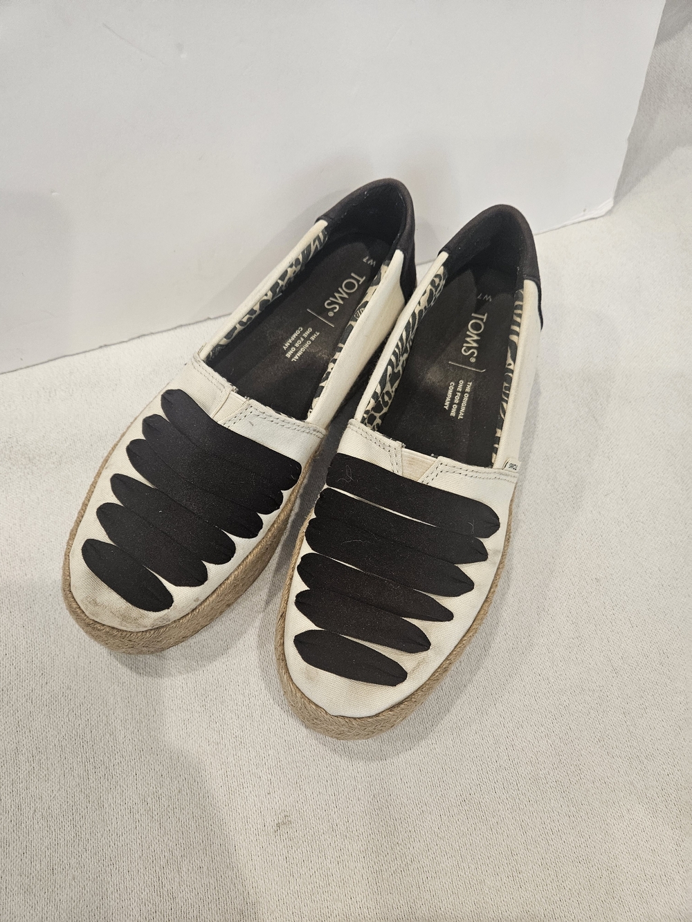 TOMS Women’s Two-Tone Espadrille Platform Slip-On - Black & White 7 - Picture 2 of 9